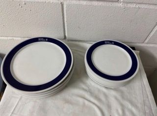 Platos Bidasoa azules y blancos