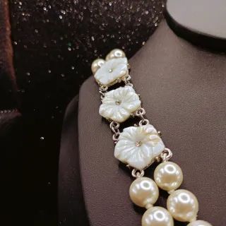 Collana perle due fili e cammeo floreale