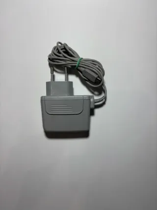 Nintendo DSi XL Granate