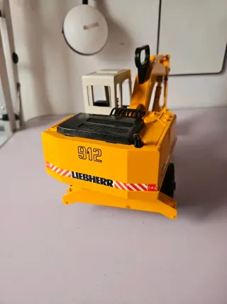 Escavatore Bruder 912