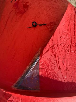 Tienda de campaña Alpina roja