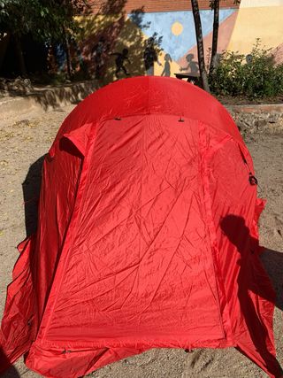 Tienda de campaña Alpina roja