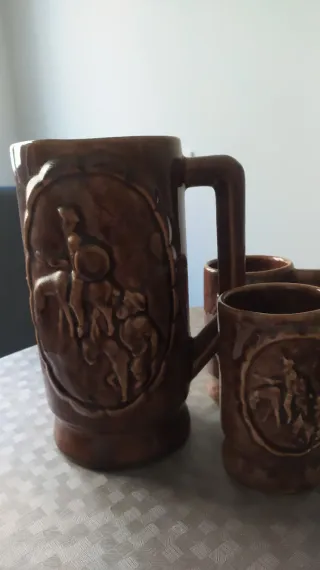 Juego de 6 jarras de cerámica marrón