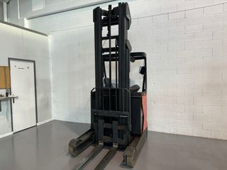 Carretilla Retráctil Linde R14 1400 Kg