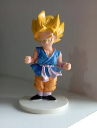 Goku bambino action figure