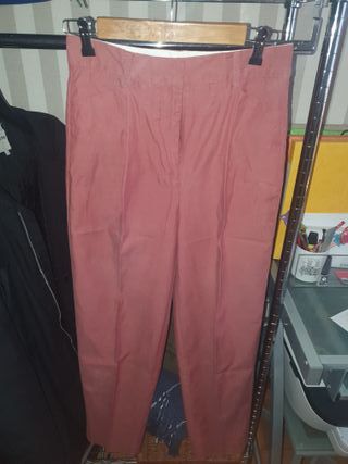 Pantalón color fresa Mango T.38