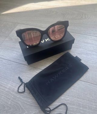 Gafas de sol Hawkers negras y rosas