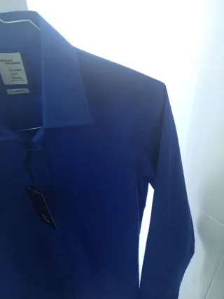 Camisa azul eléctrico manga larga hombre