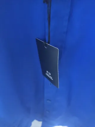 Camisa azul eléctrico manga larga hombre