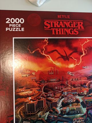 Puzzle 2000 pezzi Stranger Things Limited Edition.