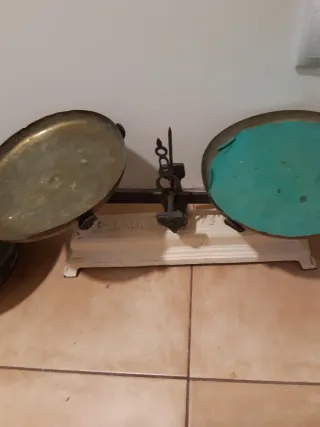 Balanza antigua de platos