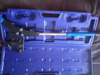 Prensa manual dismat de cabeza fija nueva sin uso