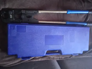 Prensa manual dismat de cabeza fija nueva sin uso