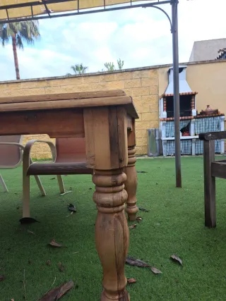 Mesa y 2 sillas madera para restaurar teka