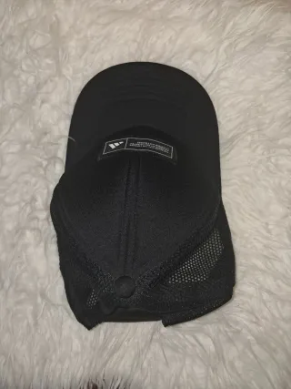 Gorra Adidas Negra, buena calidad.