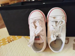Converse bebé talla 22
