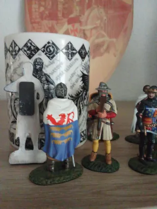 Figuras Caballeros Medievales, imán, taza, escudo