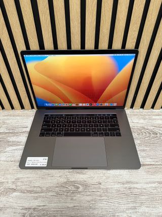 MacBook Pro 15" 2017 i7 16gb 500gb SSD