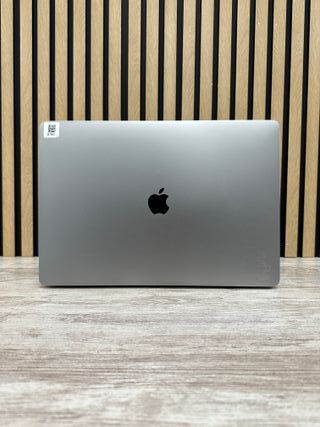 MacBook Pro 15" 2017 i7 16gb 500gb SSD