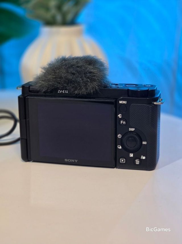 Sony ZV-E10 + Kit Obiettivo