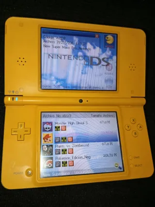 Nintendo DSi XL Amarilla
