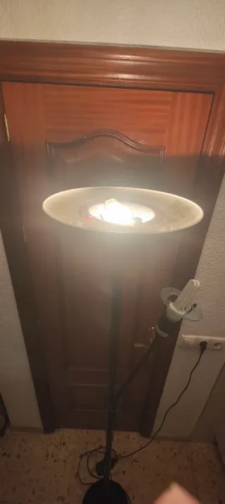 Lámpara de pie moderna