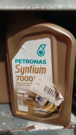 3 botes de 1 litr de Aceite Petronas Syntium 7000