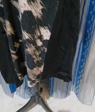 Abito midi nero elasticizzato