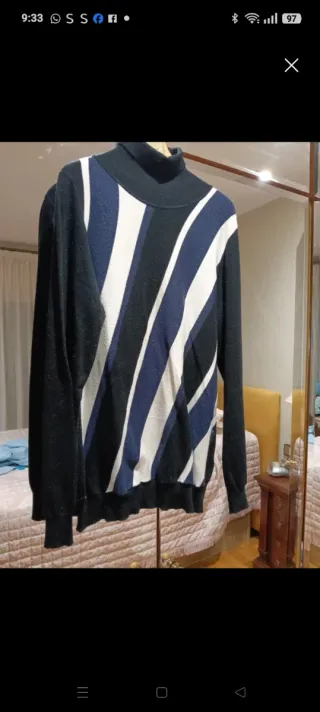 Blusa estampada con cremallera