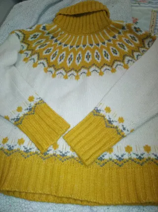 Jersey cuello alto mujer blanco y amarillo