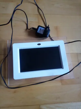 Marco de fotos digital blanco