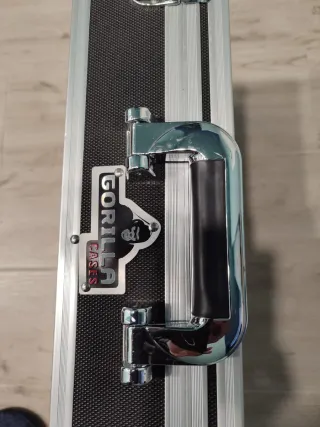 Maleta con pedales, wah wah, afinador, delay