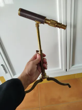 Catalejo antiguo de latón y metal telescopio