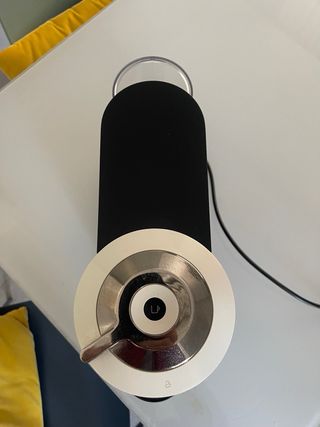 Cafetera Nespresso Vertuo Blanca y Negra