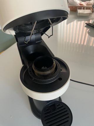 Cafetera Nespresso Vertuo Blanca y Negra