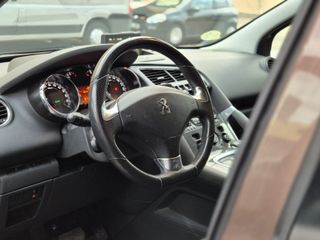 Peugeot 3008 HYbrid4
