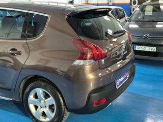 Peugeot 3008 HYbrid4