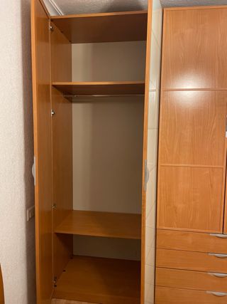 Armario modular madera y cristal