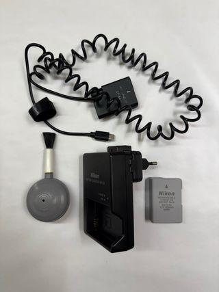 Cámara Nikon D5600 + 2 objetivos 18-55 + 18-200 VR