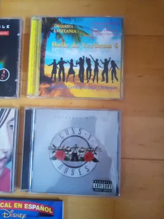 CDs variados.
