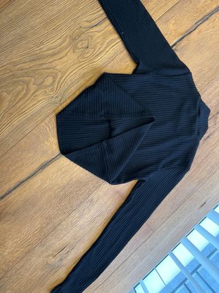 Camiseta negra manga larga