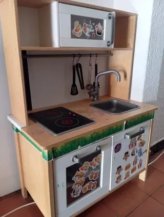 Cocina infantil de madera