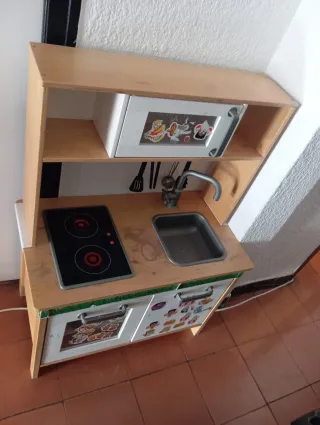 Cocina infantil de madera