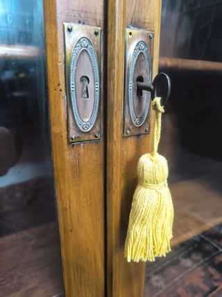 Vitrina antigua madera y cristal