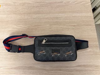 Borsa a spalla Gucci nera e grigia con tigri