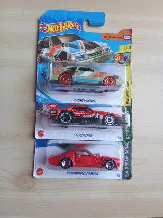 Hot Wheels 3 Coches: Mustang, GT-Scorcher, Firebir