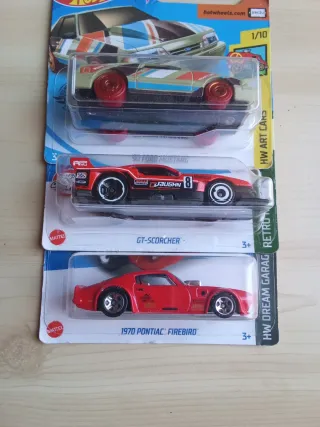 Hot Wheels 3 Coches: Mustang, GT-Scorcher, Firebir