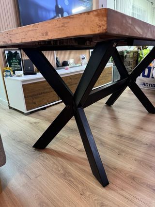 Mesa madera y hierro estilo industrial