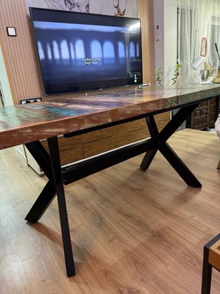 Mesa madera y hierro estilo industrial