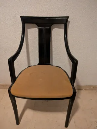 Lote 4 sillas madera y tela por 20€ todas